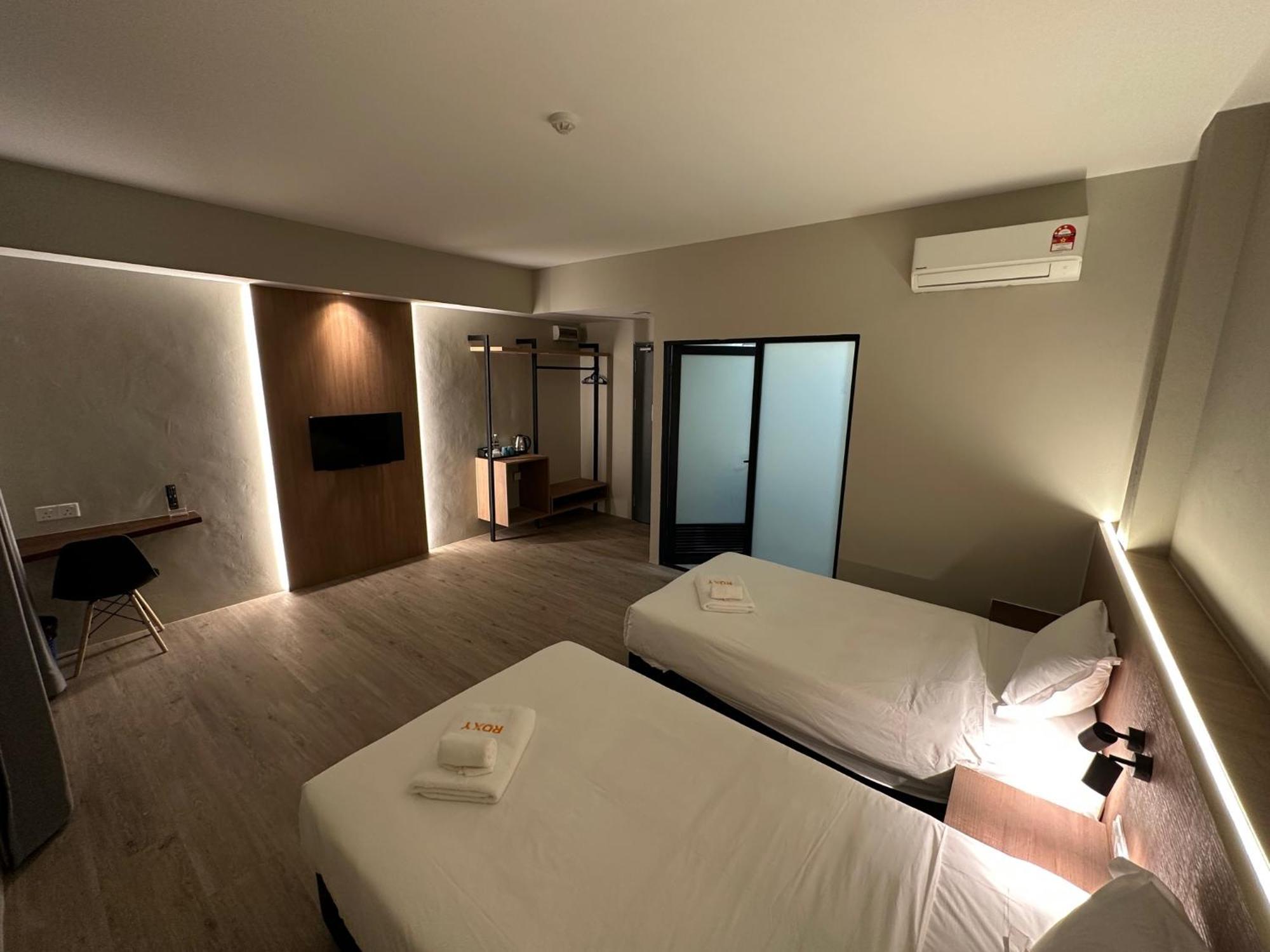 קוצ'ינג Roxy Hotel Aiman מראה חיצוני תמונה
