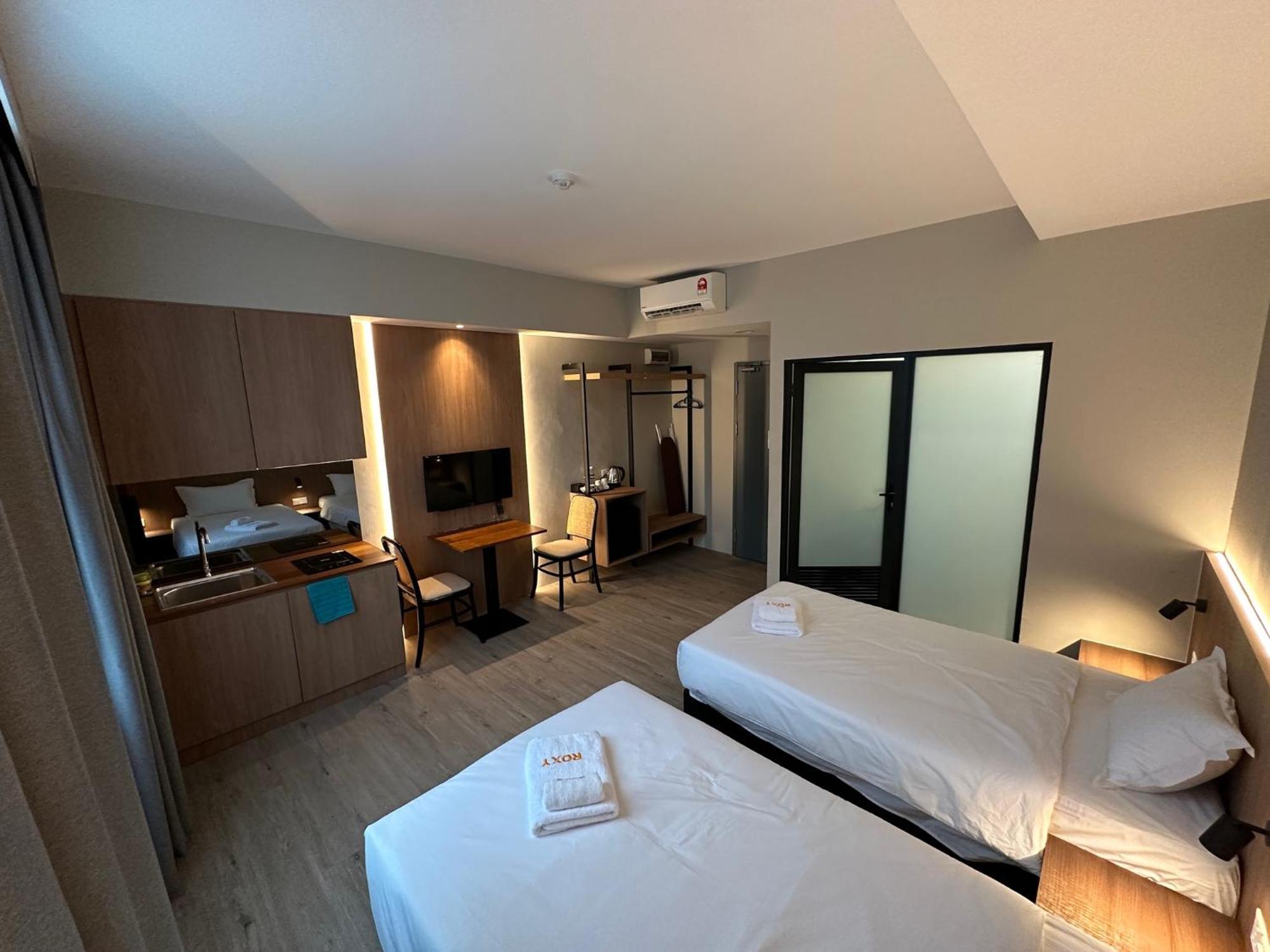 קוצ'ינג Roxy Hotel Aiman מראה חיצוני תמונה