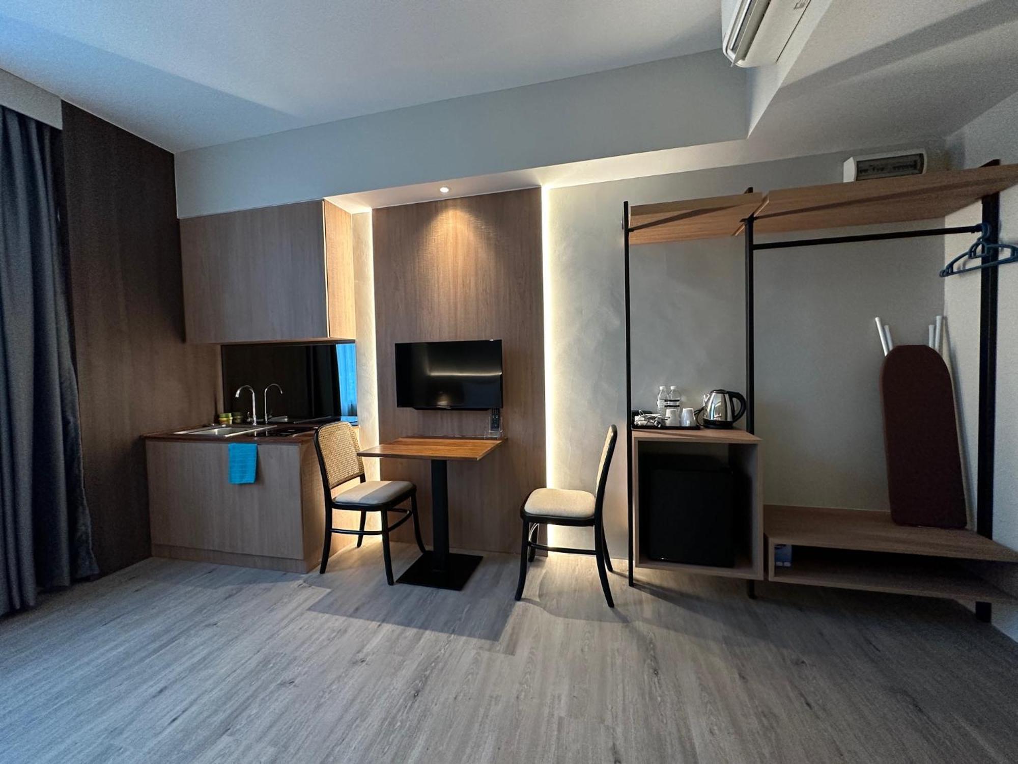 קוצ'ינג Roxy Hotel Aiman מראה חיצוני תמונה